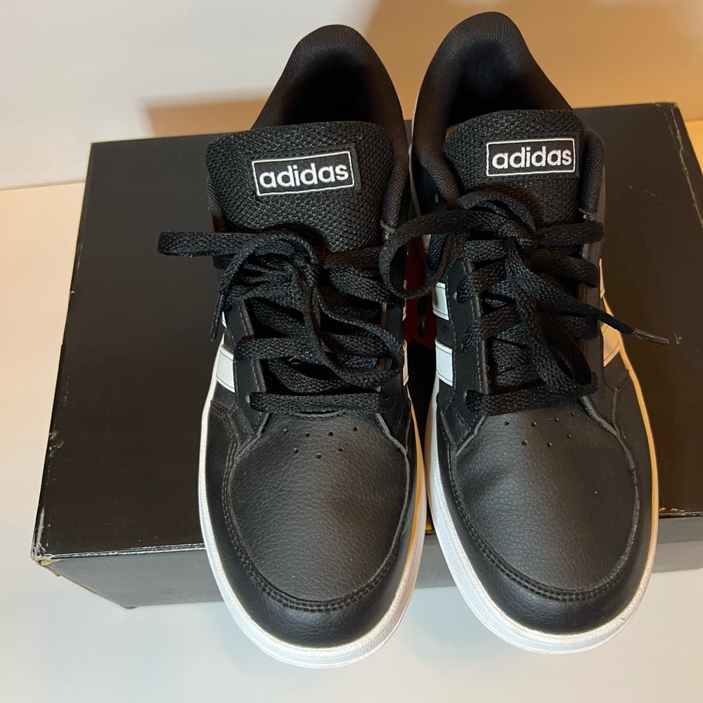 Adidas boys shoes - Picture 9 of 12